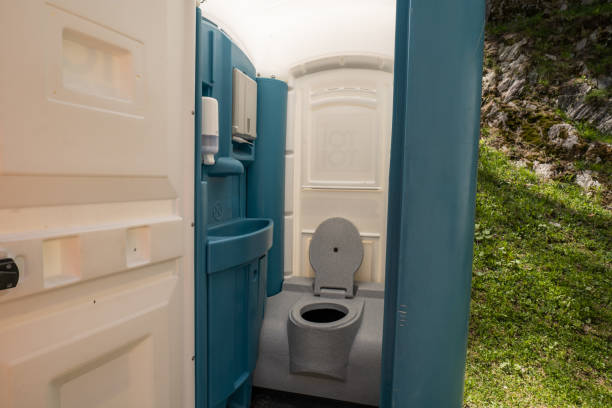 Porta potty delivery and setup in Lafayette, LA